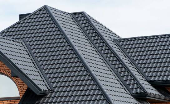 Wzory blachodachówek – jak dopasować je do architektury domu?