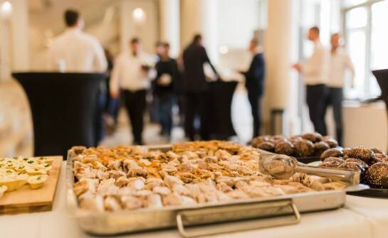 Jak nasz catering może wpłynąć na sukces Twojej konferencji lub szkolenia?