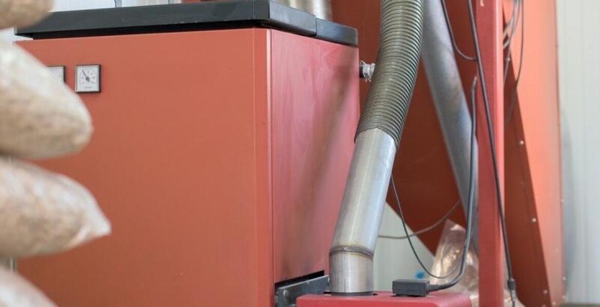 Jakie zabezpieczenia powinna mieć dobra dmuchawa do pieca?