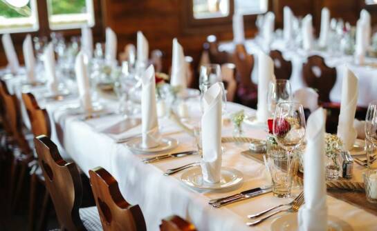 Zalety wynajmu restauracji do organizacji chrzcin