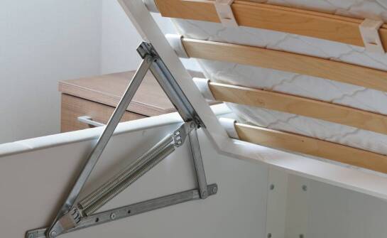 Jak sprężynujące listwy wpływają na personalizację przestrzeni sypialnej?