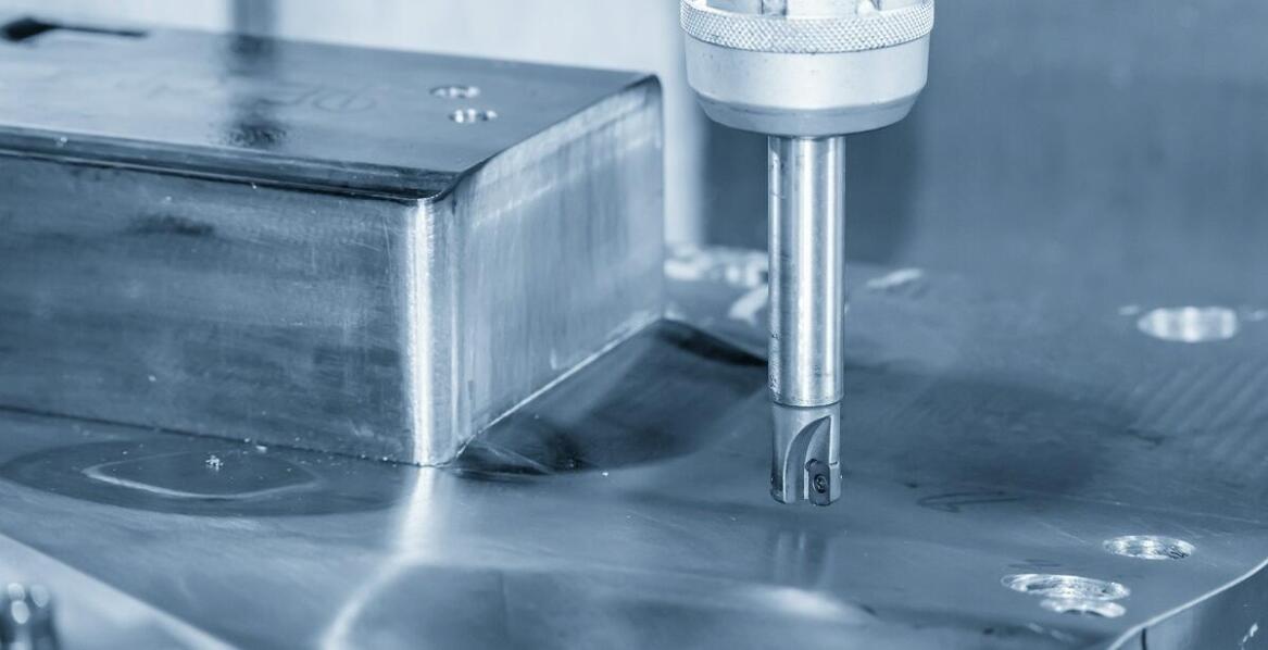 Wpływ obróbki skrawaniem CNC na precyzję wykonania meblowych detali