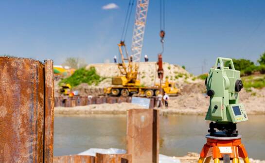 Jak hydrologiczna opinia wspiera proces adaptacji projektów budowlanych do lokalnych warunków hydrologicznych?