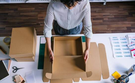 Jakie są korzyści z personalizacji kartonowych opakowań?