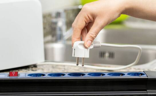 Kablowe przedłużacze a bezpieczeństwo dzieci w kuchni