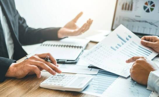 Rola finansowego doradztwa w procesie rozliczania spółek