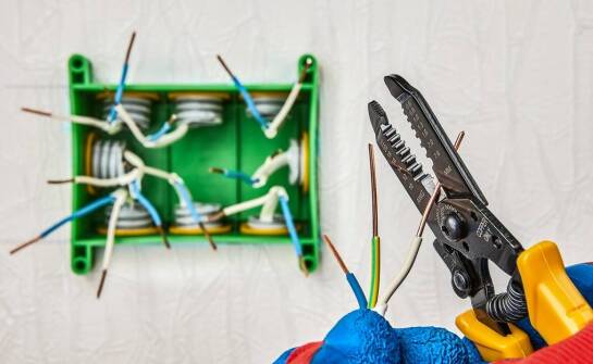Rola nożyc do przewodów w nowoczesnych elektrycznych instalacjach