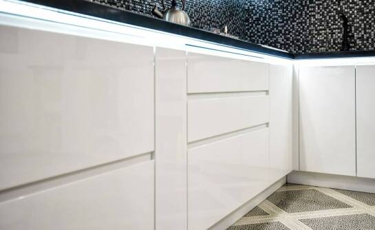 Zastosowanie ozdobnych płytek w kuchni – najnowsze trendy