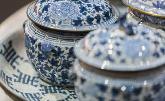 Jak dbać o dzbanki porcelanowe, aby zachowały swój blask?