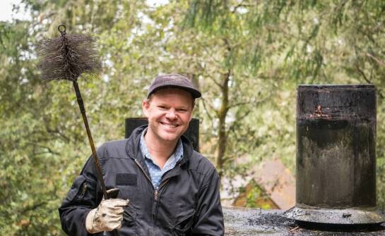 Jak kominiarz może zapobiec problemom z kominowymi przewodami w przyszłości?