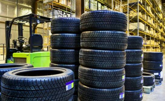 Przegląd rynku opon do widłowych wózków – co warto wiedzieć?