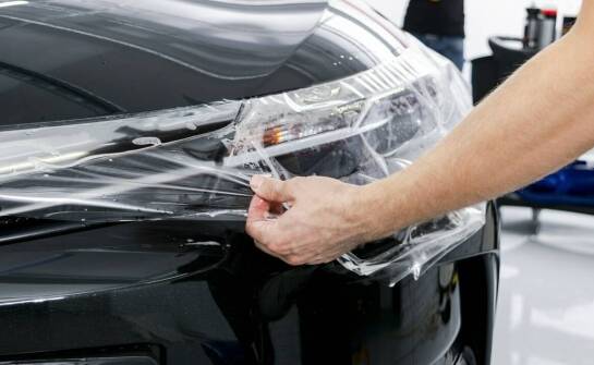 Wpływ odpowiedniego pakowania na bezpieczeństwo samochodowej maski w transporcie