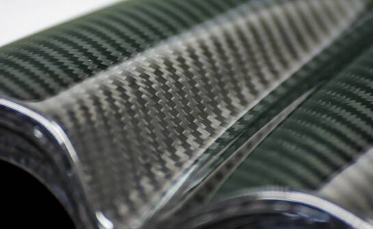 Próżniowa infuzja a wytrzymałość elementów kompozytowych na czynniki zewnętrzne