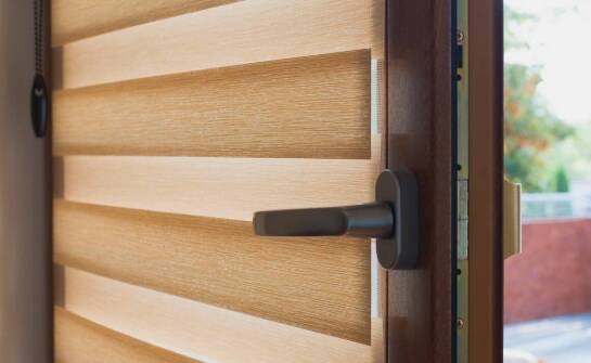 Dlaczego warto zainwestować w zewnętrzne drzwi o podwyższonej dźwiękoszczelności?