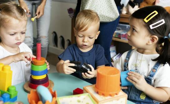 Jak przyjazna atmosfera w przedszkolu wspiera społeczny rozwój dzieci?