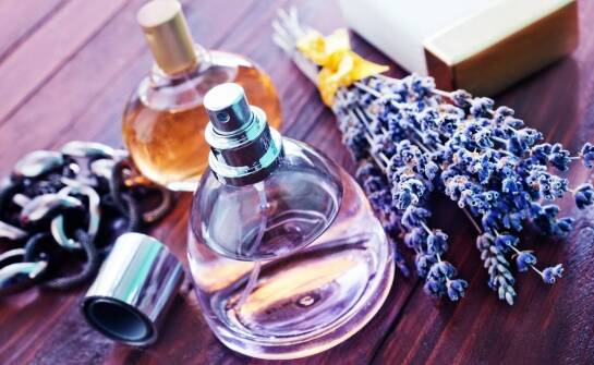 Personalizowane zapachowe zawieszki - jak wybrać odpowiednie nuty dla Twojej marki?