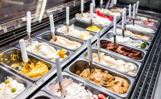 Frezer do lodów: Jak zwiększa atrakcyjność oferty deserowej?