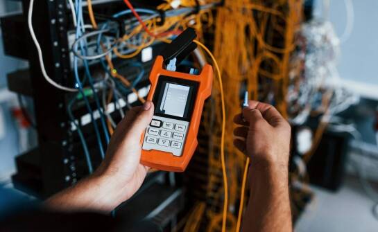 Wykorzystanie optycznych reflektometrów do identyfikacji problemów w sieciach LAN