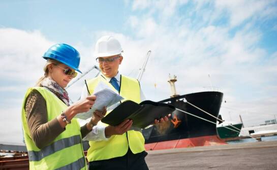 Znaczenie szkoleń i certyfikacji w procesie pośrednictwa pracy dla marynarzy.