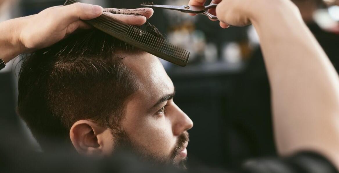 Jakie korzyści przynosi profesjonalne brody strzyżenie?