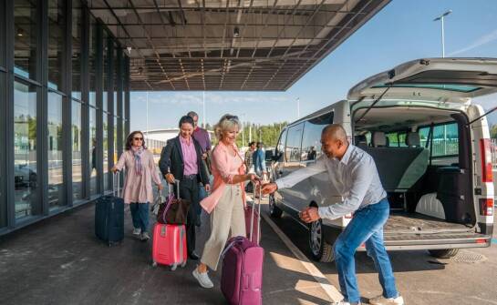 Dlaczego warto skorzystać z naszych usług w przypadku transportu na lotnisko?