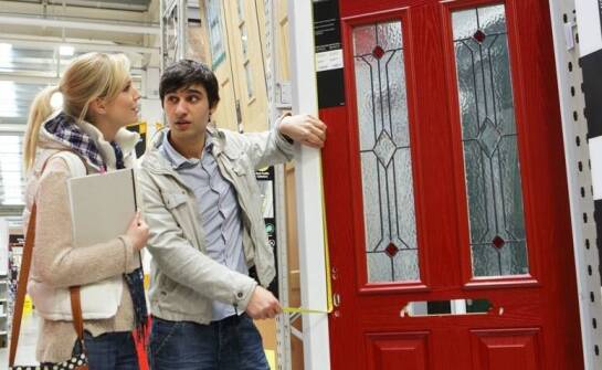 Wybór wewnętrznych drzwi z montażem: Przewodnik dla klientów