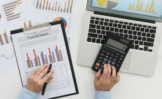 Analiza kosztów i optymalizacyjne rekomendacje – jak biuro rachunkowe wspiera finansową efektywność firm?