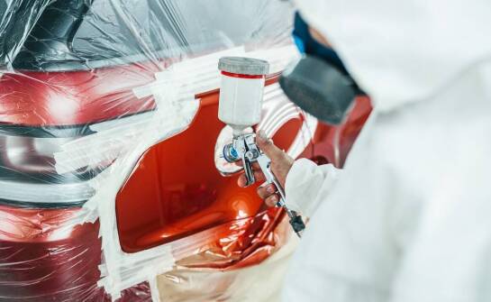 Jakie usługi oferuje lakiernik samochodowy dla mieszkańców w Płońsku?