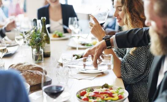 Organizacja jubileuszy w naszej karczmie – co wyróżnia naszą ofertę?