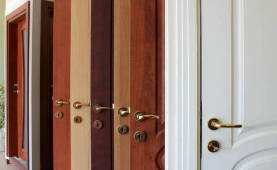 Jakie rodzaje drzwiowych skrzydeł są dostępne w sprzedaży?