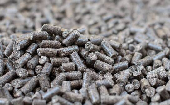 Zalety zakupu pelletu dla przedsiębiorców