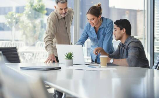 Jak outsourcing obsługi kadrowo-płacowej wpływa na operacyjne koszty spółki?