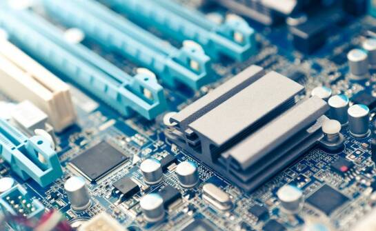 Przewodnik po wyborze serwerowych płyt głównych dla zaawansowanych technologii