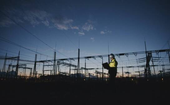 Proces przyłączenia do energetycznej sieci: kluczowe etapy i wyzwania