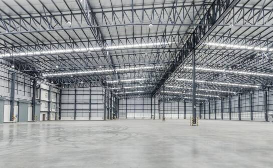 Jak dostosować projekt logistycznej hali do zmieniających się potrzeb?