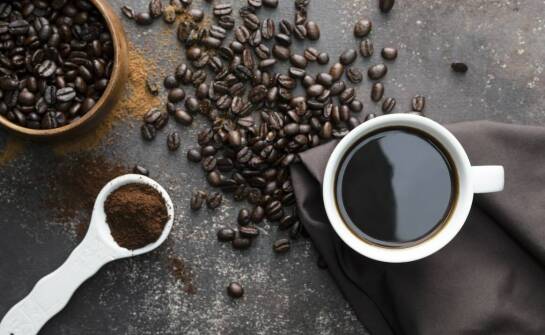 Ziarna kawy a różnorodność smaków – jak wybrać najlepsze do domu?