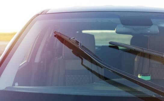 Dlaczego szyba samochodowa z funkcją ogrzewania jest niezbędna zimą?