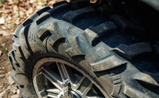 Jakie innowacje oferują ciężarowe opony do pojazdów Off road?