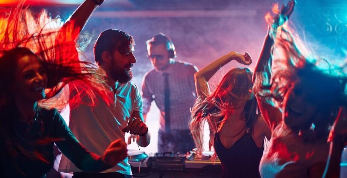 Wyjątkowe muzyczne doznania w klubach muzycznych: co oferujemy miłośnikom sztuki?
