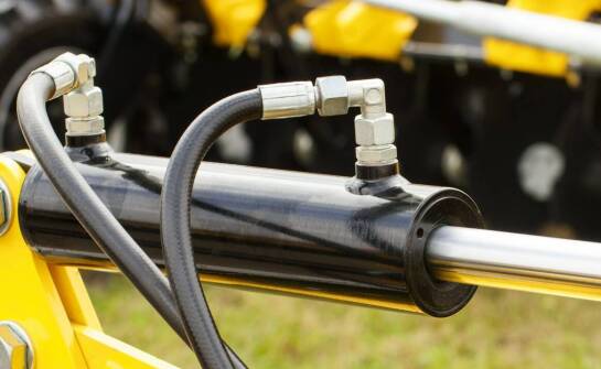 Zastosowanie obrotowych reduktorów w hydraulice siłowej: przewodnik