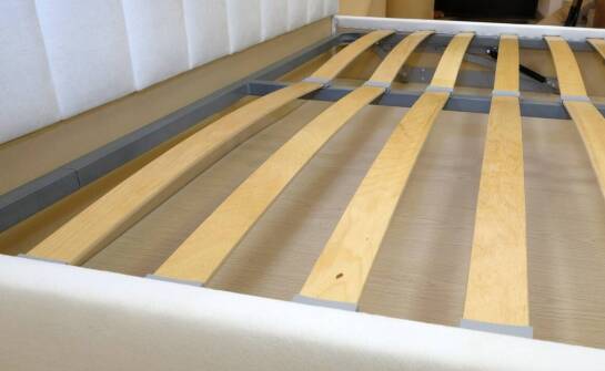 Bezpieczne młodzieżowe łóżko – na co zwrócić uwagę przy zakupie?