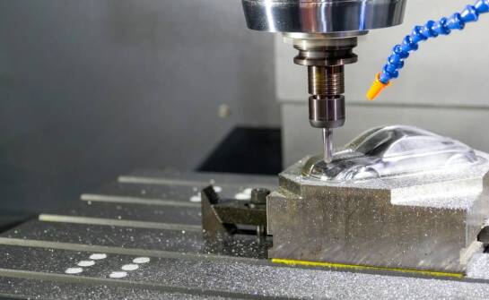 Jak nowoczesne centra frezarsko-obróbcze wpływają na jakość detali?