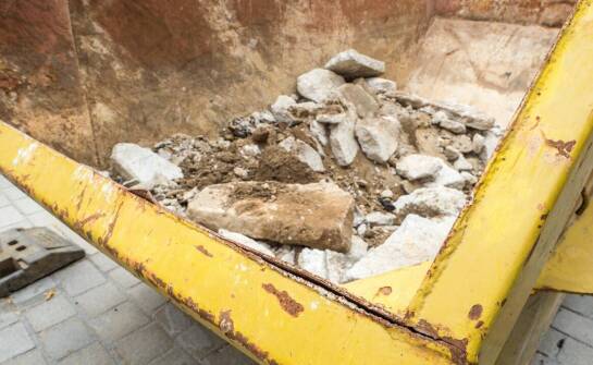 Jak wybrać idealny kontener do odpadów budowlanych? Praktyczne porady