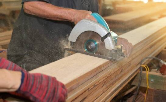 Jakie są zalety korzystania z profesjonalnych ręcznych pił w przemyśle drzewnym?