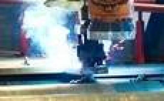 Rola nowoczesnych technologii w produkcji trwałych ogrodzeń i bram