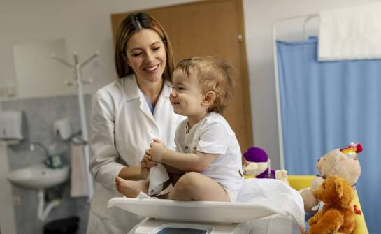 Jakie elementy rozwoju są oceniane podczas bilansu dziecka w prywatnym gabinecie?