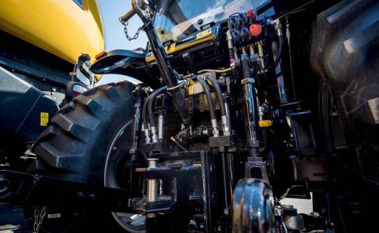 Hydraulika w rolniczych maszynach: kluczowe komponenty i ich rola