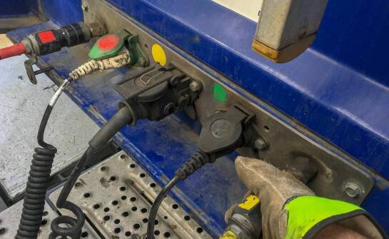 Najważniejsze cechy siłowych gniazd, które warto uwzględnić przy zakupie