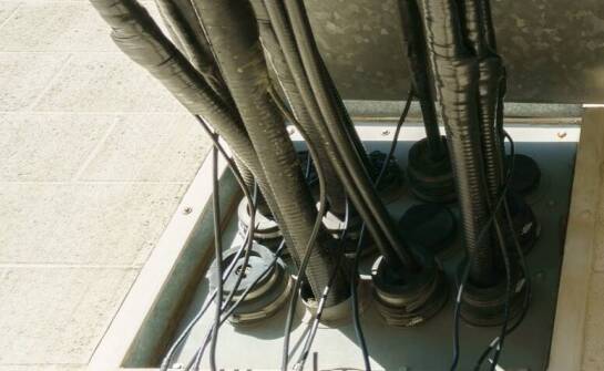 Zastosowanie ciężkich zewnętrznych korytek w trudnych warunkach środowiskowych