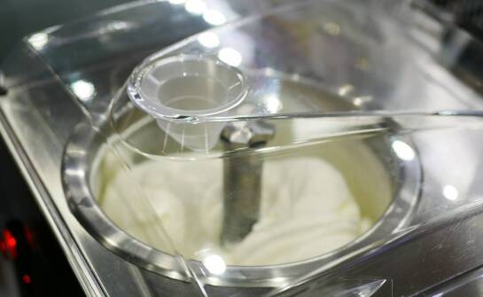 Innowacyjne funkcje tradycyjnych maszyn do lodów dla nowoczesnej gastronomii